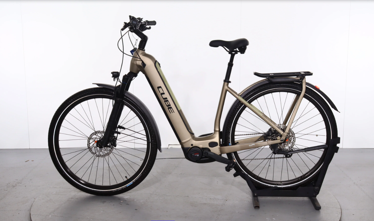 Cube Kathmandu Hybrid Pro 625 2023 – Bicicleta eléctrica urbana reacondicionada